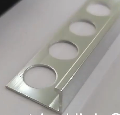 [SA-TH-ASE80]  Tile Edge 5/16" L shape  Silver matt